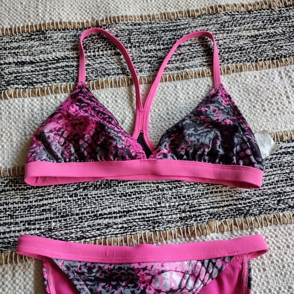 Speedo two piece swim suit - Picture 3 of 5